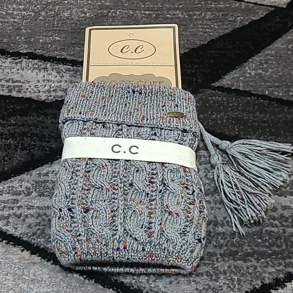 CC BOUTIQUE SPECKLED GRAY KNIT TASSELS METAL LOGO BOOT-TOPPERS CUFFS